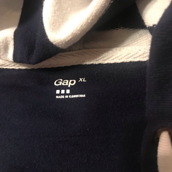 GAP pullover - Picture 3 of 3
